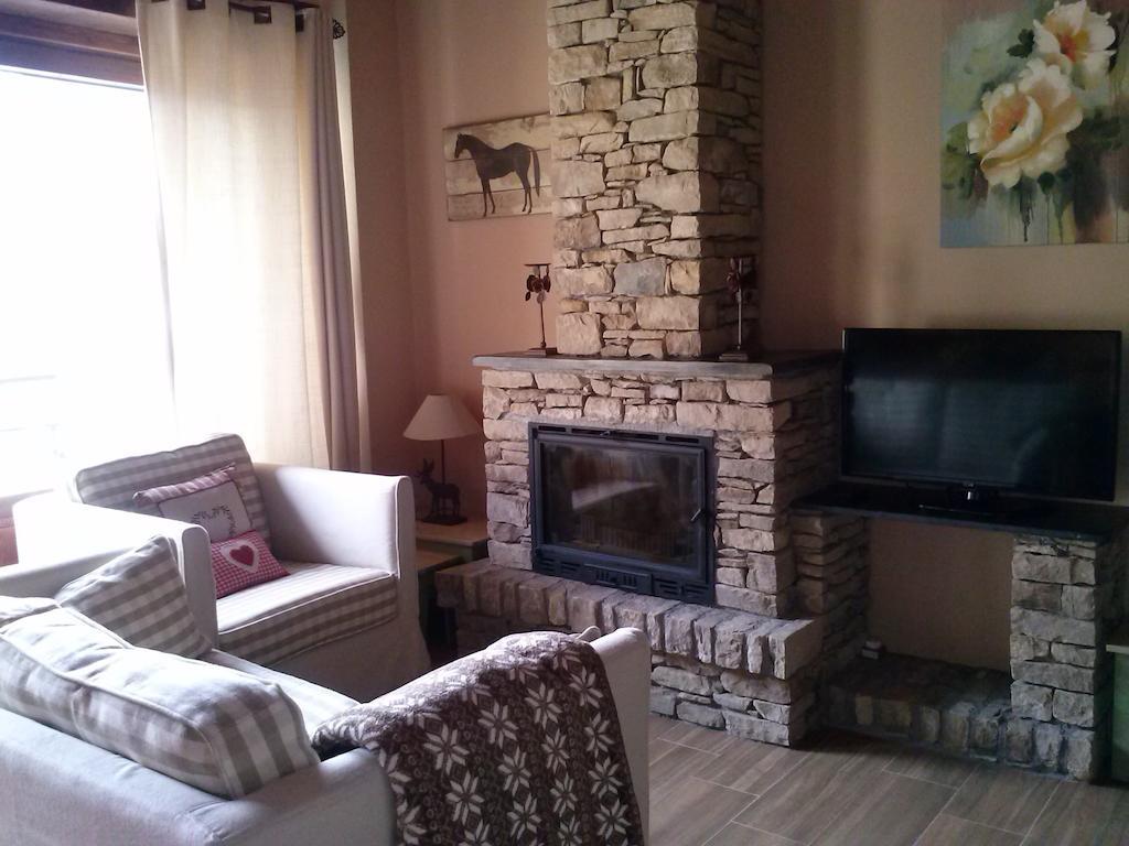 Alba D'Esteve. Casa Rural Espot Kamer foto